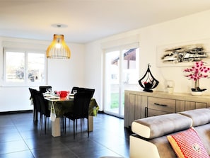 Dining - Spacious family home, pets allowed in Oberentzen (Oberentzen)