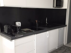 Kühlschrank, Ofen, Herdplatte, Geschirrspüler