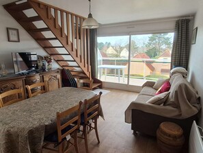 TV - T2 Duplex for 4 with balcony and parking, pets allowed (Cucq)