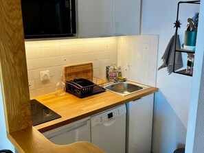 Fridge, microwave, stovetop, dishwasher - Studio for 4 in Vallandry, terrace and near slopes (Peisey-Vallandry)