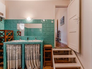Interior - ARCACHON, LES ABATILLES : A 450 M DE LA CELEBRE SOURCE DES ABATILLES ! (Arcachon)