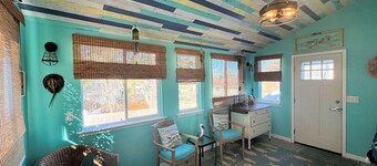 Blue Sky - Pet Friendly-  Fenced Yard - No Smoking