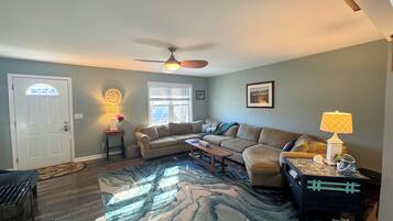 TV connectée, lecteur de DVD, livres, imprimantes