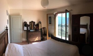 4 chambres, fer et planche à repasser, Wi-Fi gratuit, draps fournis