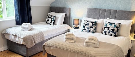 Iron/ironing board, WiFi, bed sheets