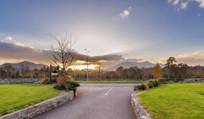 Property grounds - No 27 Killarney Holiday Village - Great Location (Killarney)