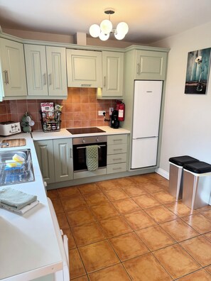 Private kitchen - No 27 Killarney Holiday Village - Great Location (Killarney)