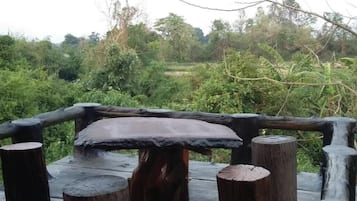 家庭四人房 | 起居区