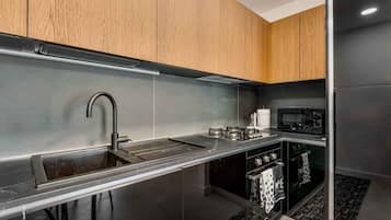 Réfrigérateur, micro-ondes, lave-vaisselle, grille-pain