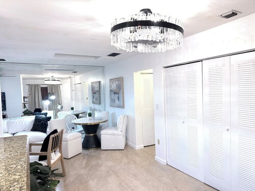 Miami Skyline 3-bedroom villa, Wynwood, Mins to Design District, Midtown, cruise