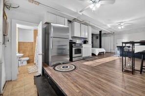 مساحة عمل للكمبيوتر المحمول وواي فاي مجانًا