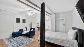 Studio | Kannettavalle tietokoneelle sopiva työtila, ilmainen Wi-Fi