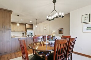 Townhome, 2 Bedrooms | Dining - 97 Lookout Ridge 2 Bedroom Townhouse (Dillon)