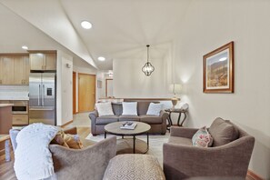 Maison mitoyenne, 2 chambres | Coin séjour