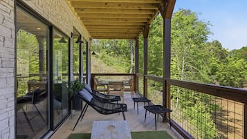 Cabin, 3 Bedrooms | Terrace/patio