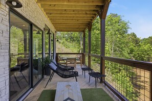 Cabin, 3 Bedrooms | Terrace/patio - Black Bear Cove 3 Bedroom Cabin (Sevierville)