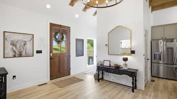Cabin, 3 Bedrooms | Interior