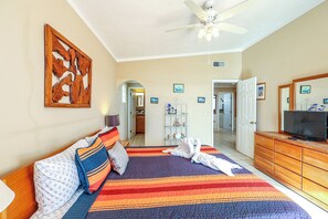 2 bedrooms, WiFi, bed sheets - Casa de la Suerte - Steps to the Beach, Ocean Views & Stunning Sunsets (Puerto Penasco)