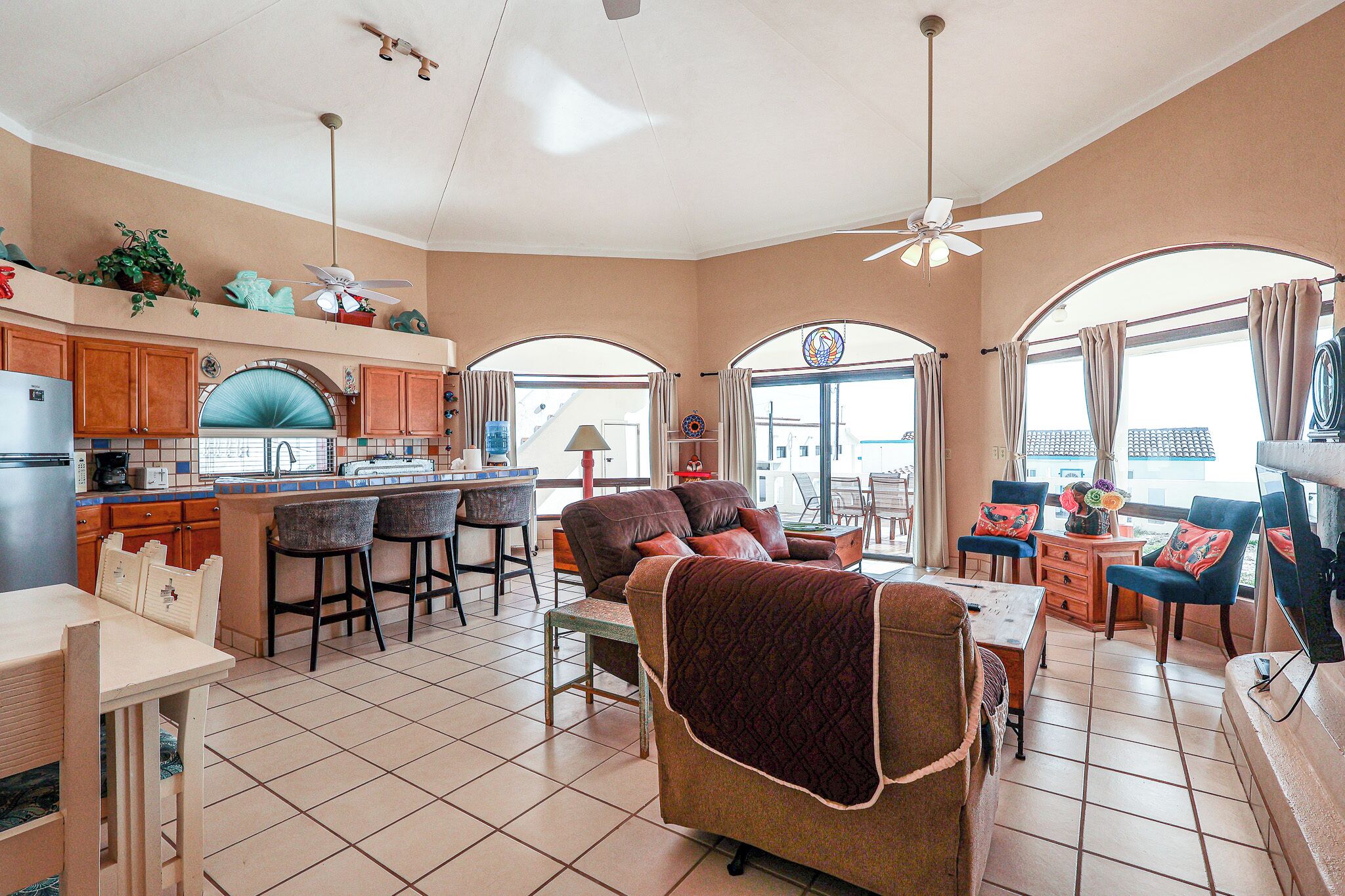 TV, DVD-spiller og stereoanlegg