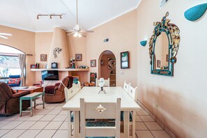 Dining - Casa de la Suerte - Steps to the Beach, Ocean Views & Stunning Sunsets (Puerto Penasco)