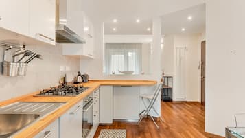 Kühlschrank, Geschirrspüler, Toaster