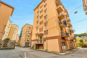 Exterior - La Casa di Genia is a welcoming apartment located on the sixth floor of a quiet building with an elevator, right in the heart of La Spezia. The accommodation features two bedrooms and a small terrace, perfect for relaxing after a day spent exploring the (La Spezia)