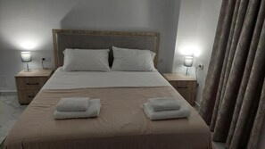Comfort Double Room, Balcony | Free WiFi - Vila REJANA (Ksamil)