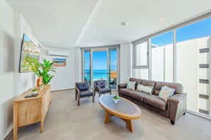 Living area - New Modern Exclusive Oceanview Condo (Noord)