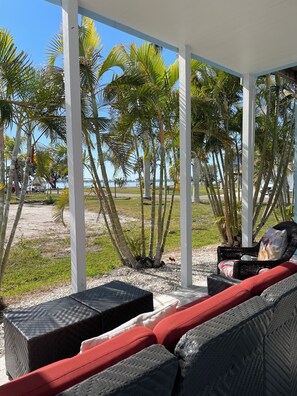 Property grounds - Only 120 steps to boat ramp! Bring your boat or just your bathing suit and enjoy (Bradenton)