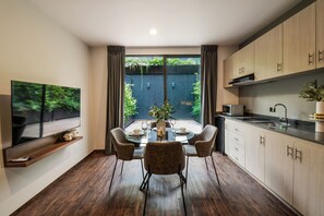 디럭스 로프트 | 다이닝룸