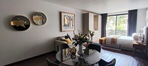 Deluxe Room | Dining room - The Sterling Condesa (Mexico City)