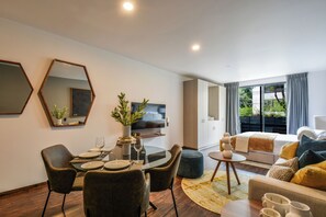 디럭스 더블룸 | 다이닝룸