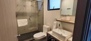 Deluxe Room | Bathroom | Shower, hair dryer, towels, soap - The Sterling Condesa (Mexico City)