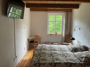 2 bedrooms, WiFi, bed sheets - Spreebogen Grünheide vacation apartment - your retreat right by the water near Berlin (Grünheide (Mark))