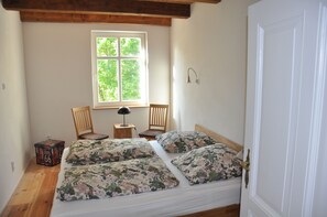 2 bedrooms, WiFi, bed sheets