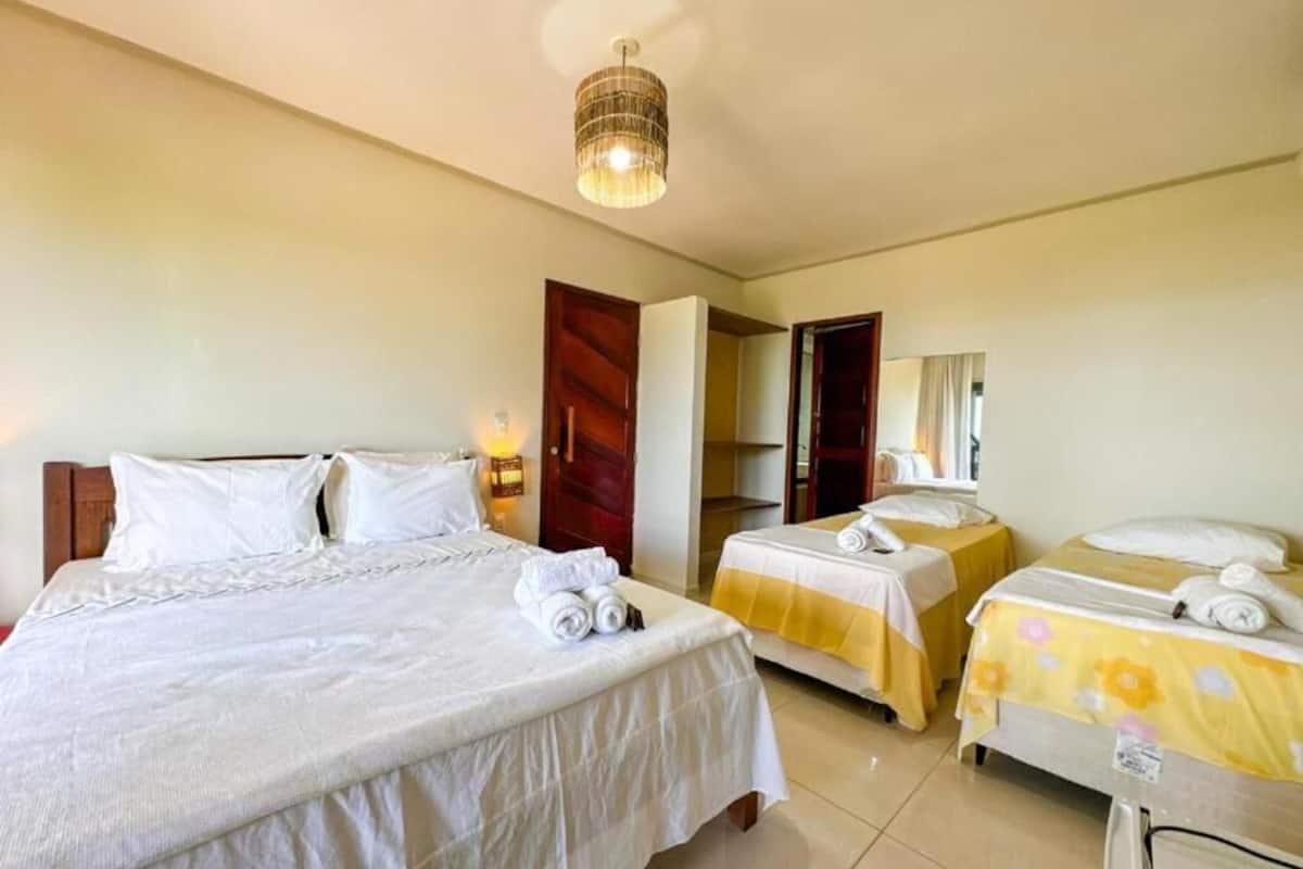 Quarto quádruplo superior, sacada, vista para o mar | Wi-Fi de cortesia