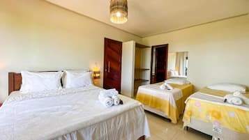 Quarto quádruplo superior, sacada, vista para o mar | Wi-Fi de cortesia