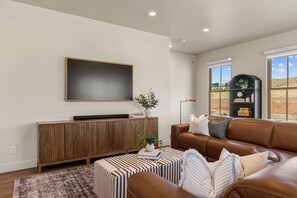 TV, video games - The Rad Retreat at Desert Color: Lagoon + Beaches (St. George)