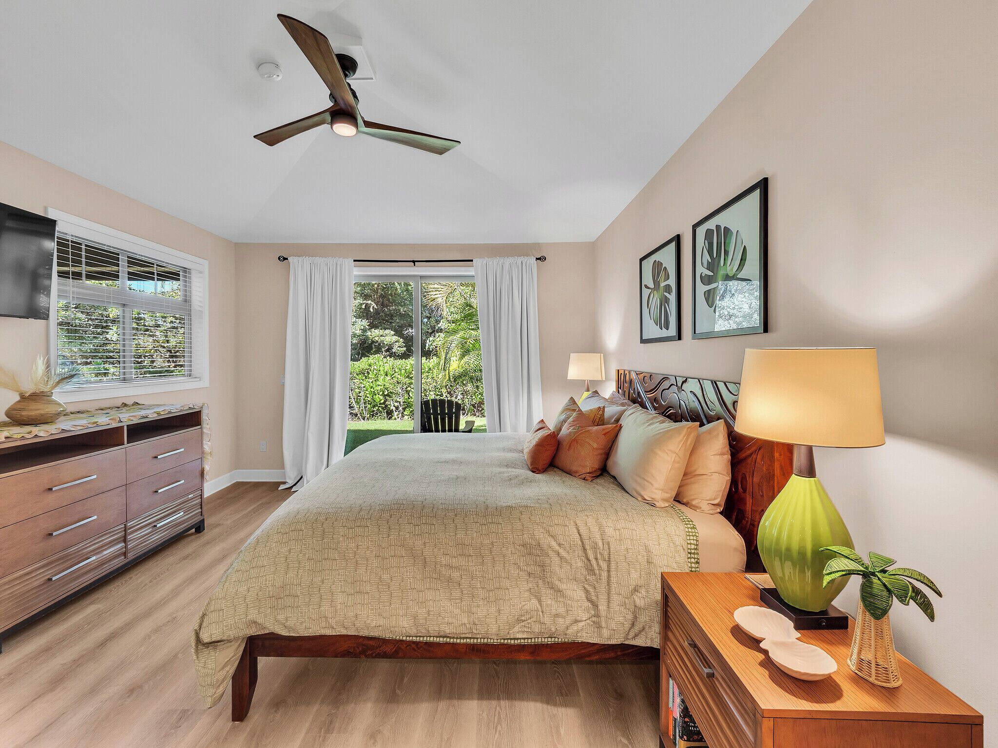 Desk, iron/ironing board, travel crib, WiFi