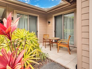 Outdoor dining - KaMilo at Mauna Lani w/Beach Club access |Sleeps 6 (Kamuela)