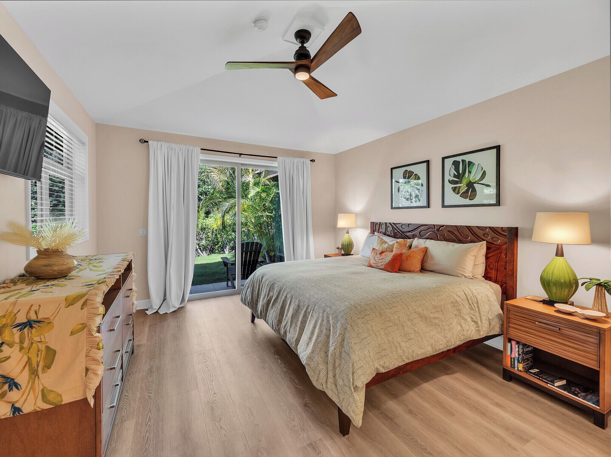 Desk, iron/ironing board, travel crib, WiFi