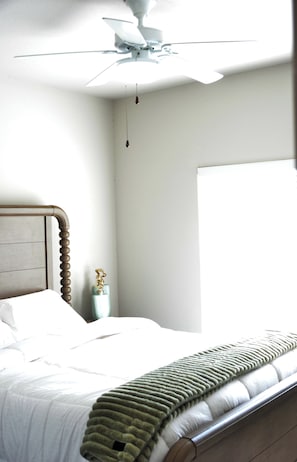 2 chambres, fer et planche à repasser, Wi-Fi, draps fournis