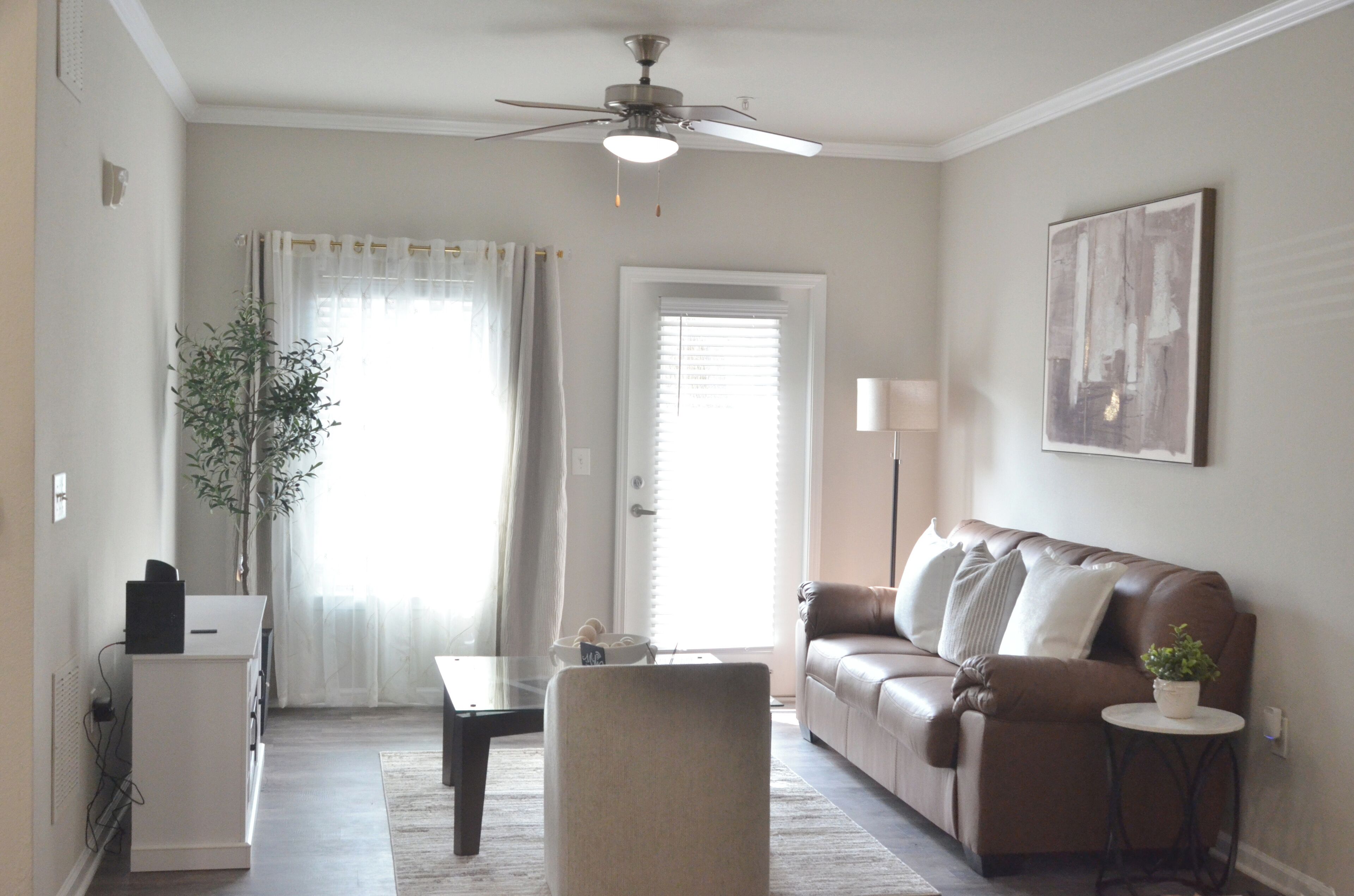 Télévision, cheminée