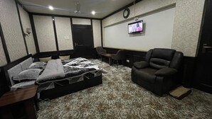 行政客房 | 高級寢具、Select Comfort 床墊、遮光窗簾/窗簾、免費 Wi-Fi