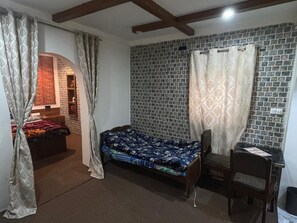 Interior - Summershade Homestay (Srinagar)