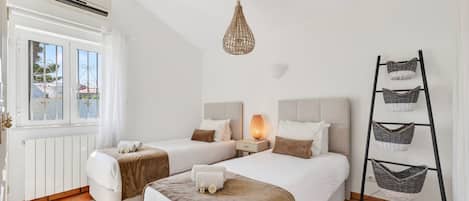 3 chambres, fer et planche à repasser, Wi-Fi gratuit, draps fournis