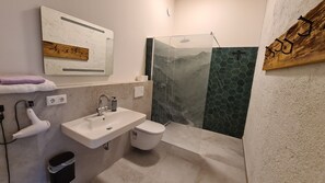 Shower, hair dryer, towels, toilet paper - Giebelstubn - Hauswang farm (Pfronten)