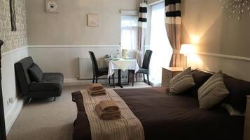 Superior Double Room | Living area