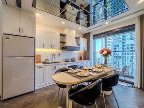 Duplex, 1 Bedroom, Balcony, Lake View | Individually decorated, individually furnished, desk, laptop workspace - Ecopark Swanlake Mori Onsen by ATV (Văn Giang)