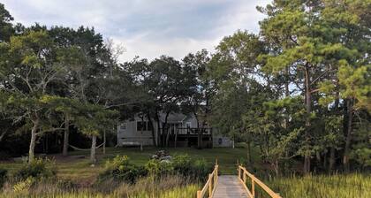 Waterfront Home on tidal creek with Fishing Dock, 5 miles to Ocean Isle Beach